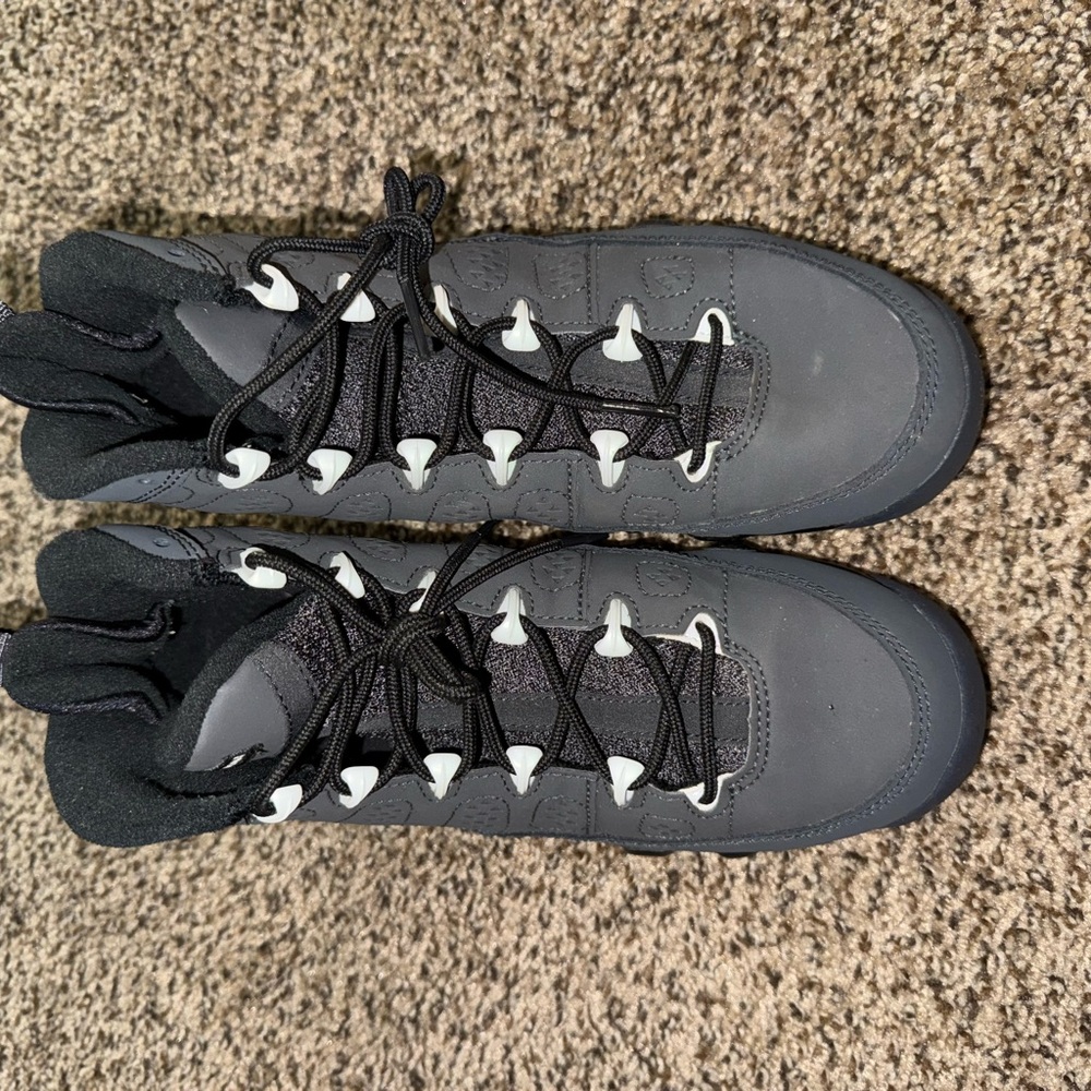 Retro Jordan 9 “Anthracite”  no box